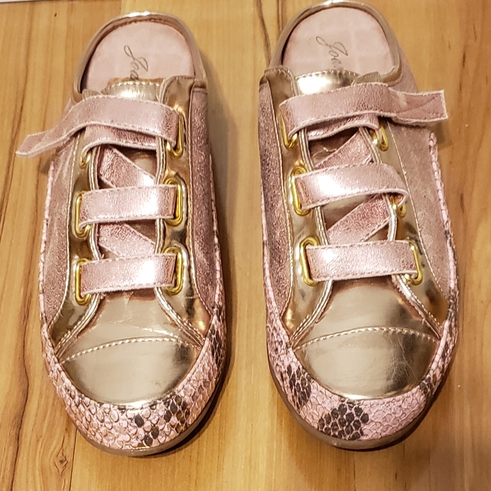 JOAN BOYCE SLIP ON SHOES/SNEAKERS/MULES SIZE 8.5 GOLD AND PINK